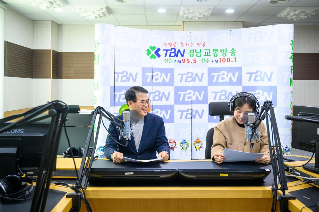 TBN 경남 매거진 초대석 출연1