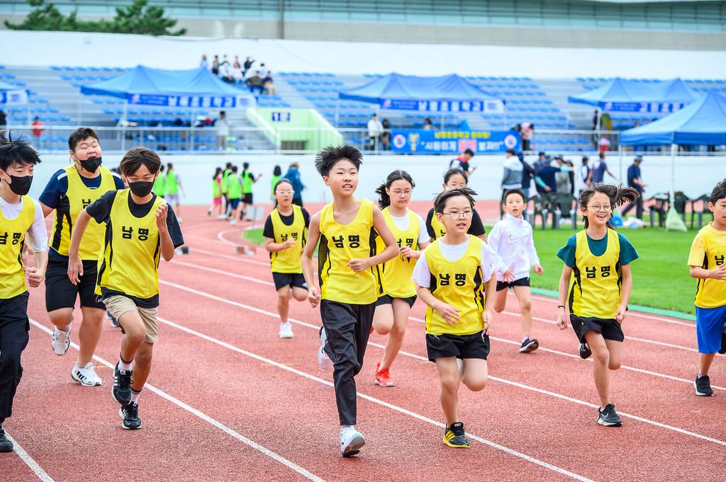2023 교육장배 초중학생 육상대회 격려1